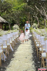 组图：杨幂刘恺威大婚 花童开路撒花瓣成道