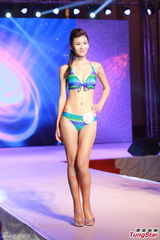 组图：亚姐大中华赛区泳衣秀 爆乳美腿一览无余