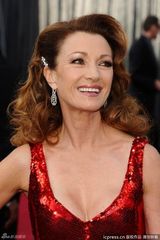 高清组图：奥斯卡红毯简-西摩红色闪片裙光彩照人