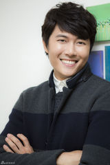 高清组图：韩星在熙对话新浪娱乐