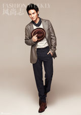 组图：丁子峻时尚大片 玩转雅痞正太花美男