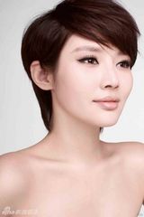 组图：徐冬冬拍摄裸妆写真 变身清纯佳人