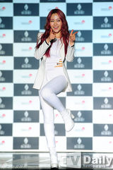 组图：韩女团Dal★shabet发新碟大秀性感舞姿