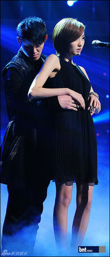 组图：韩新女团EXID《Show Champion》节目性感华丽