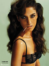 高清组图：巴西超模齐登《V》杂志诠释极致性感