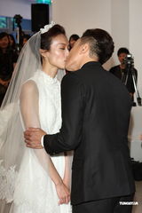 组图：纪文蕙大婚性感露半球 曾之乔杨佑宁也想婚