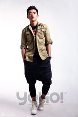 组图：郑恺杂志大片潮爆眼球 有型有款英气逼人