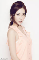 组图：阚清子灵动写真 潮流着装变身时尚女王