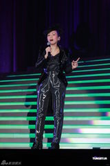 组图：陈洁仪性感亮相音乐会 赵增熹意外遭戏弄