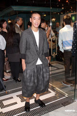 组图：陈慧琳麦浚龙等捧场新店 打扮儿子有心得