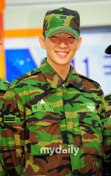 组图：金载沅(金在元) 任韩国防形象大使 李准基李东旭亮相