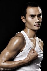 组图：王凯拍硬朗写真 忧郁冷酷秀型男范儿