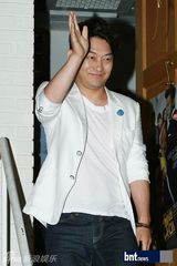 组图：闵孝琳等助阵《五百万美元的大丈夫》派对