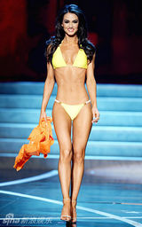 组图：2013美国小姐冠军出炉 25岁会计师问鼎