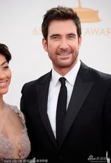 组图：《美国怪谭》男星迪伦·麦克德莫特亮相