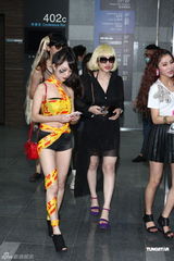 组图：LadyGaga台湾演唱会众星云集 Makiyo昆凌现身