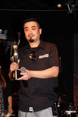 组图：恭硕良出碟感谢林忆莲 送给母亲作生日礼物