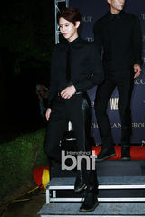 组图：组合BEAST等出席时装品牌开幕活动