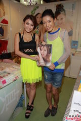 组图：黄榕批嫩模难登大雅之堂