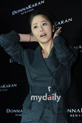 组图：宋允儿高小英高贤贞金允珍为某品牌站台