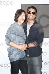 组图：袁咏仪称与张智霖拍戏辛苦 想与黄日华擦火花