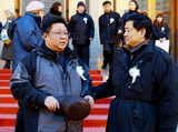 组图：于是之灵车赴人艺告别 艺术家齐往哀悼