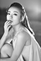 组图：种丹妮时尚阳光写真 笑容甜美