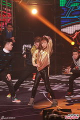 组图：容祖儿九夺劲歌金曲歌后 林峰获最受欢迎