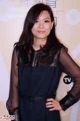 组图：梁小冰赞性教育节目 余思敏教女保护自己