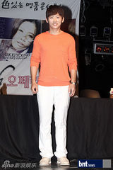 组图：韩歌手朴志胤等4人出席演唱会发布会