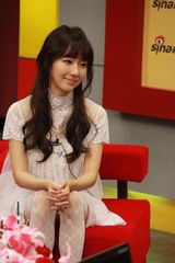 组图：韩星李贞贤做客 曝与SJ希澈2AM赵权友情