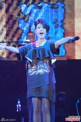 组图：刘若英分享爱情体会 自曝恋爱失败多次