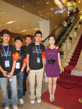 组图：传芙蓉姐姐瘦身仅85斤 紫裙现身秀身材