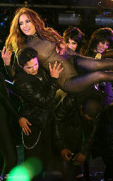 幻灯图：詹妮弗-洛佩兹纽约劲舞 全球各地迎新年