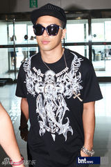 组图：BIGBANG太阳现身机场赴日本参加亚洲巡演