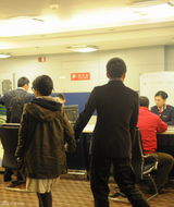 高清组图：大S汪小菲甜蜜回京 手戴钻戒秀恩爱