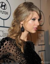 组图：斯威夫特派对变小野豹 透视短裙秀美腿