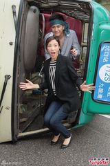 马国明杨怡母亲节拍剧 羡慕郑嘉颖北上捞金(图)