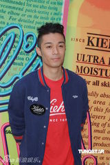 组图：周柏豪感慨生命易逝 祝福何超云觅真爱