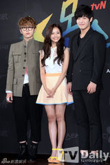 组图：龙俊亨出道5年首触电《Monster》发布