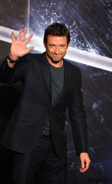 组图：休·杰克曼帅气亮相《金刚狼2》见面会