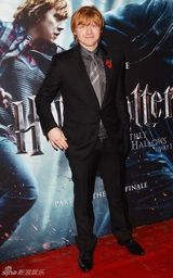 高清图：《哈利-波特7》首映 艾玛-沃特森短裙出位