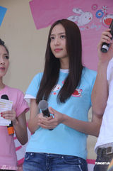 组图：村上隆发起赈灾捐款 言承旭范玮琪积极响应