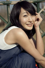 组图：周帝自然风格写真曝光 文艺范气质出众