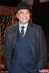 组图：欧阳震华健康复工 笑言欲请貌美男看护