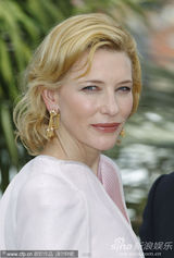 幻灯图集：戛纳开幕片记者会 克劳携布兰切特亮相