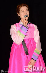 组图：丹尼尔海尼等穿韩服亮相韩片《SPY》活动