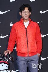 组图：洪秀儿吴智昊等出席活动展运动时尚