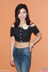 组图：李克勤担任港姐导师 望佳丽有好回忆