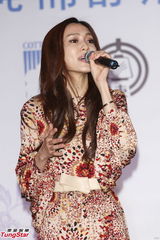 组图：范玮琪温暖献唱 袁咏琳热舞秀曲线